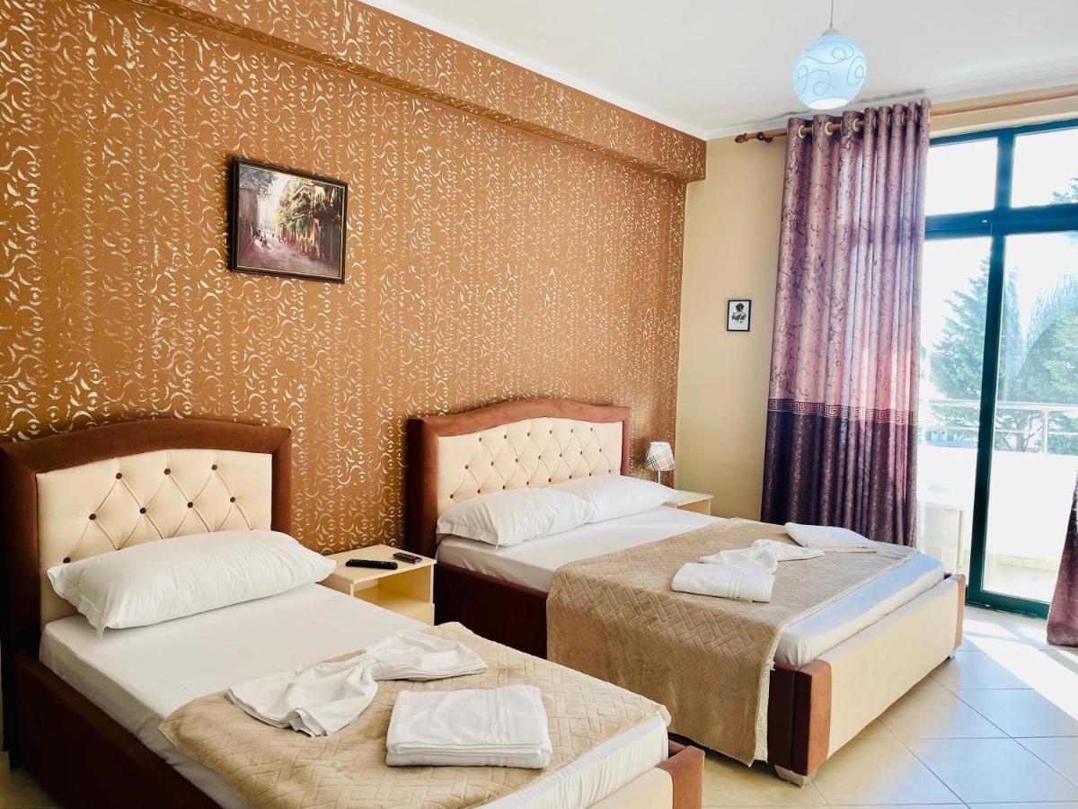 Vila3 Hotel Вльора Екстер'єр фото